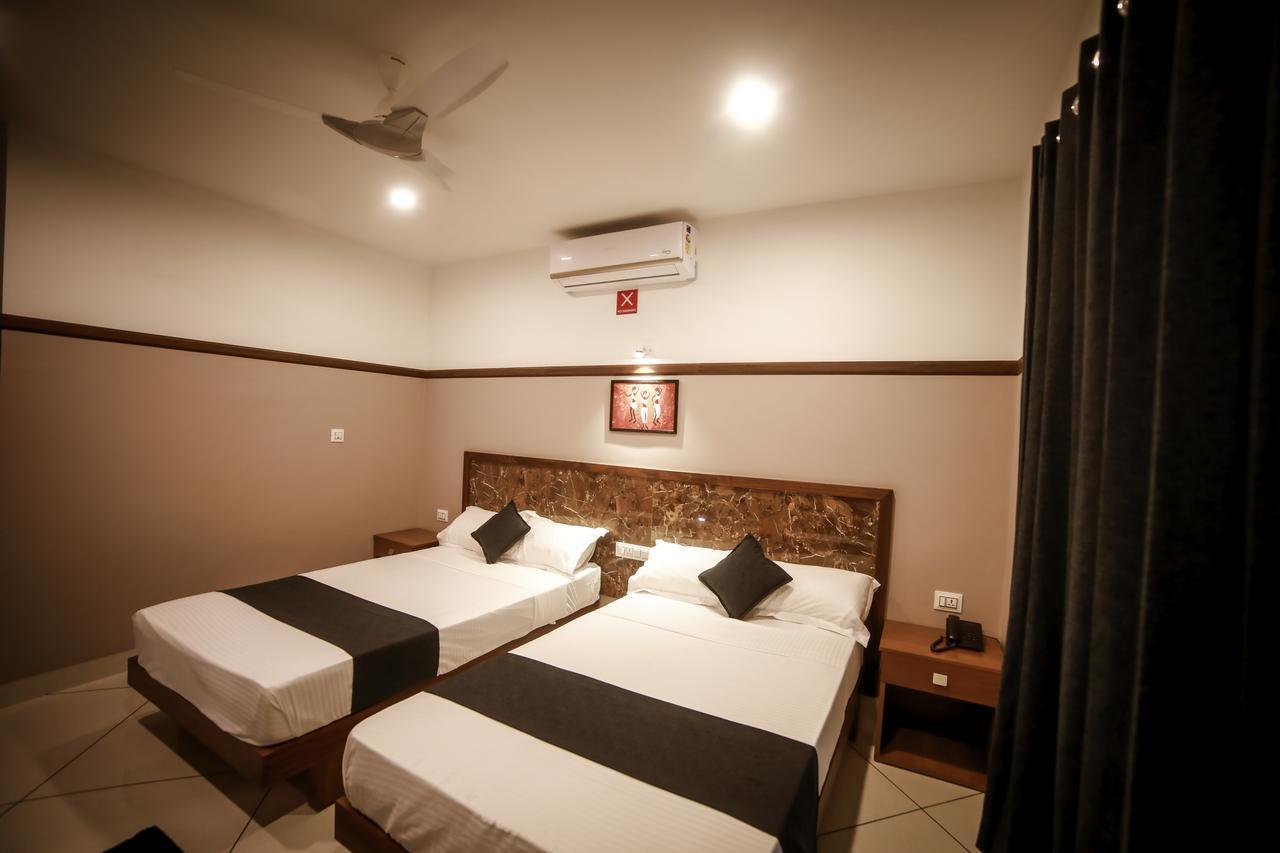 Hotel Icon Residency à Kalpatta Extérieur photo