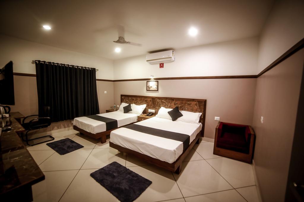 Hotel Icon Residency à Kalpatta Extérieur photo
