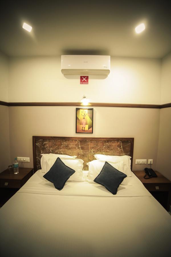 Hotel Icon Residency à Kalpatta Extérieur photo